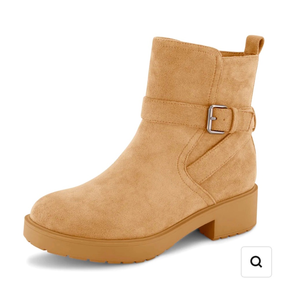 NEW Cushionaire Tan Boots Size 10M